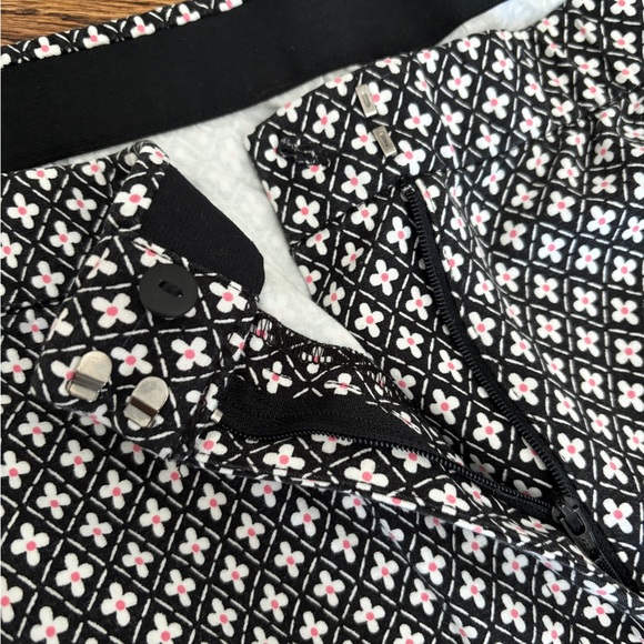 J. Jill size 28 Micro Floral Capris - Picture 4 of 8